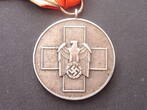 Drittes Reich Medaille für deutsche Volkspflege am Band 1939 3. Stufe. Band Original ss+