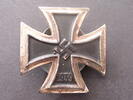 Drittes Reich Eisernes Kreuz 1. Klasse an Schraubscheibe Gewölbte Form, Schraube mit Gegenplatte Magnetisch -