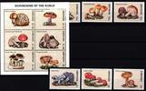Grenada Grenada 3584-3589 und Kleinbogen 3590-3595 postfrisch Pilze MiNr. 3584-3589 und Kleinbogen 3590-3595 postfrisch Pilze -