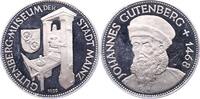 Personenmedaillen Silbermedaille Gutenberg, Johannes * um 1397 in Mainz, beteiligt an der Verbreitung des Buchdrucks. -
