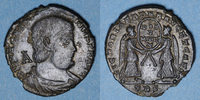 RÖMISCHE KAISERZEIT Magnence (350-353). Maiorina. Trèves, 2e officine, 352. R/: deux Victoires tenan
