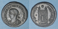 RÖMISCHE KAISERZEIT Cent Constance II, césar (324-337). énionalis. Héraclée, 2e officine, 327-329. R/: porte de camp -
