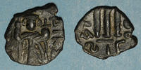 ISLAM Follis Syrie. Monnayage pseudo-byzantin (638-c.670). figure impériale debout tenant une longue croi -