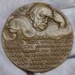 Deutschland Karl Goetz Bronzemedaille 1918 Dated 20 Jahre Tod von Bismarck Satirische Medaille Krone am Boden Weinende Germania gußfrisch