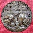 Germany Deutschland Karl Götz Medaille Satirische Bronzemedaille Guß Cast 1922 Dated Kanzler Wirth Der Feind steht rechts, Nicht rechts nicht links, am Rhein Fast Gußfrisch kl. Gußfehler am Rand