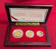 China, Volksrepublik Bimetall Bimetallic Coins Münzen Satz Gold Silber Panda 3 Münzen Satz PP 50, 25 und 10 Yuan -