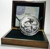China 300 Yuan 2006 China 300 Yuan Silber 1 kg BU OVP Panda 2006 BU (Bri... 1950,00 EUR kostenloser Versand
