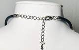 Collier Kette Schwarze und silberne gotische Medaillon Halskette mit Anhänger getragen und befindet sich in einem guten Zustand