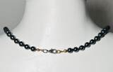 Collier Kette Perlenkette Anthrazit; Halskette getragen und befindet sich in einem guten Zustand