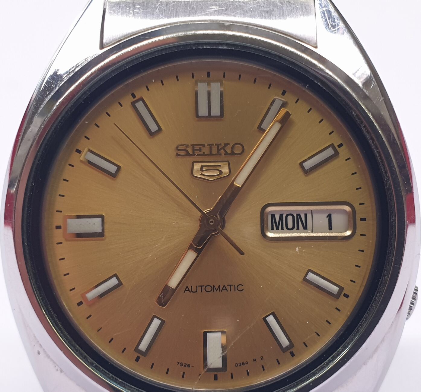 Herrenarmbanduhr vintage SEIKO 7S26 0364 Automatic Armbanduhr Uhr getragen mit normalen Gebrauchsspuren. Funktionsf hig