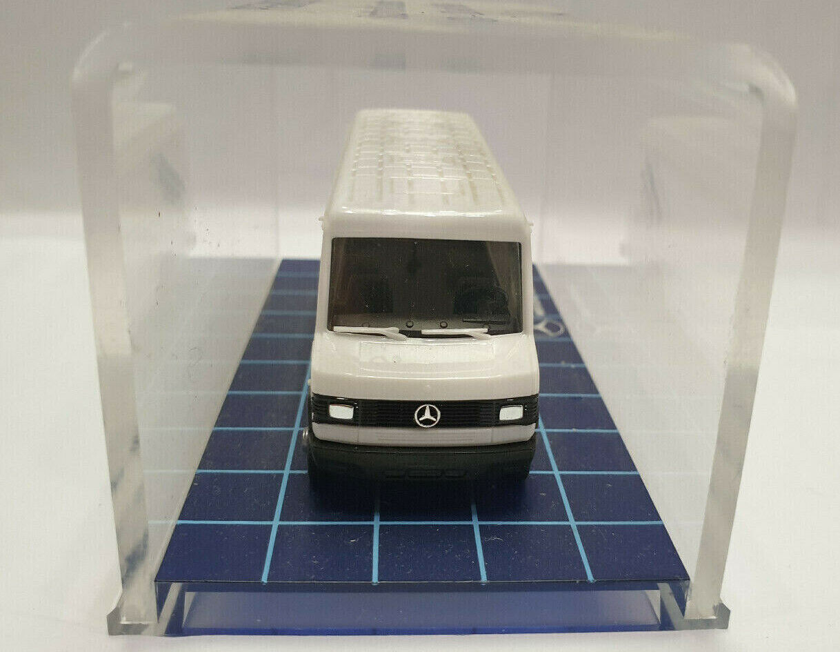 Modèle Réduit 1/87 (HO) Mercedes-Benz Classe E T-Modell - Kit Busch 60204 - Neuf - Collection Maquette
