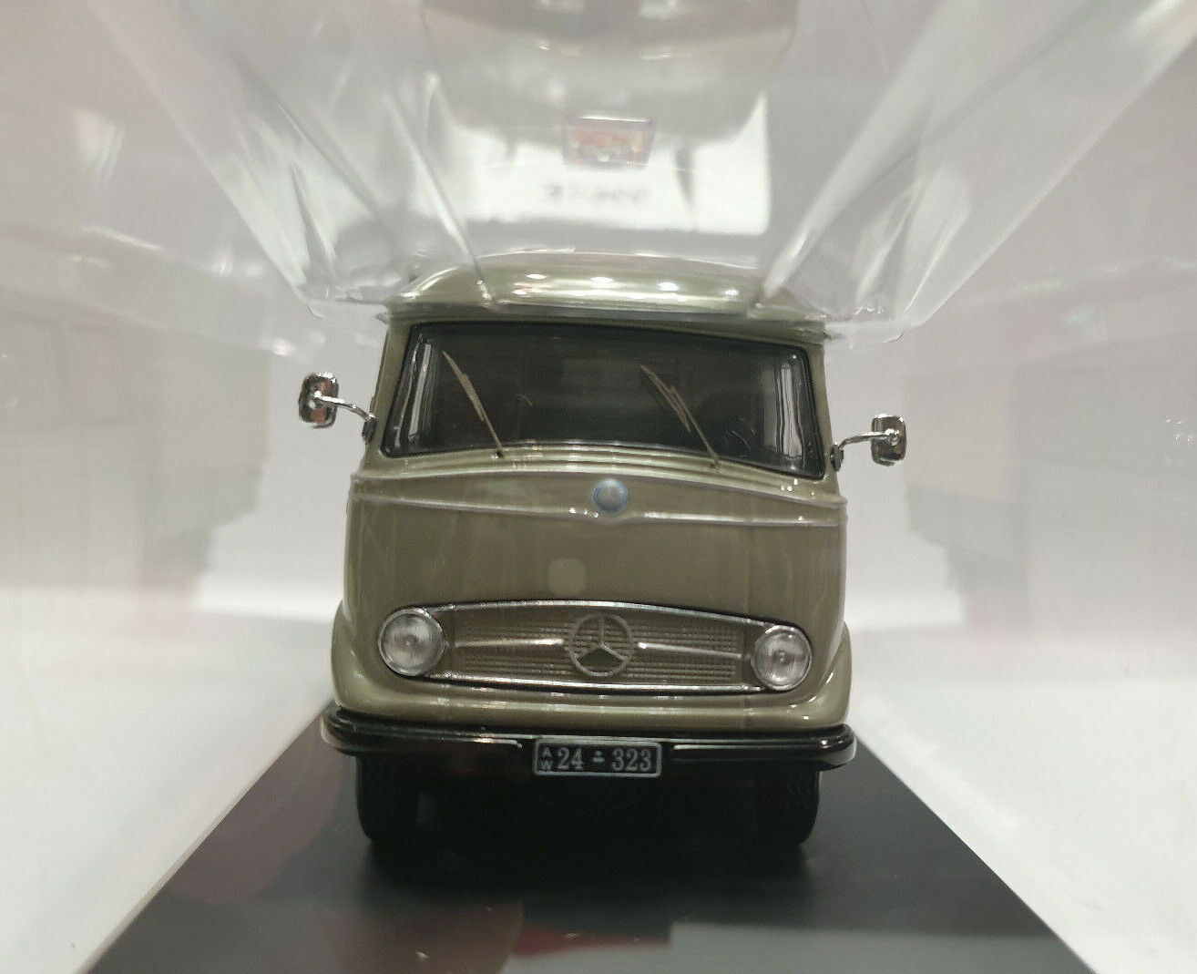 Mercedes Benz L 319 D Van Märklin | Mercedes Benz | Cars and Vans