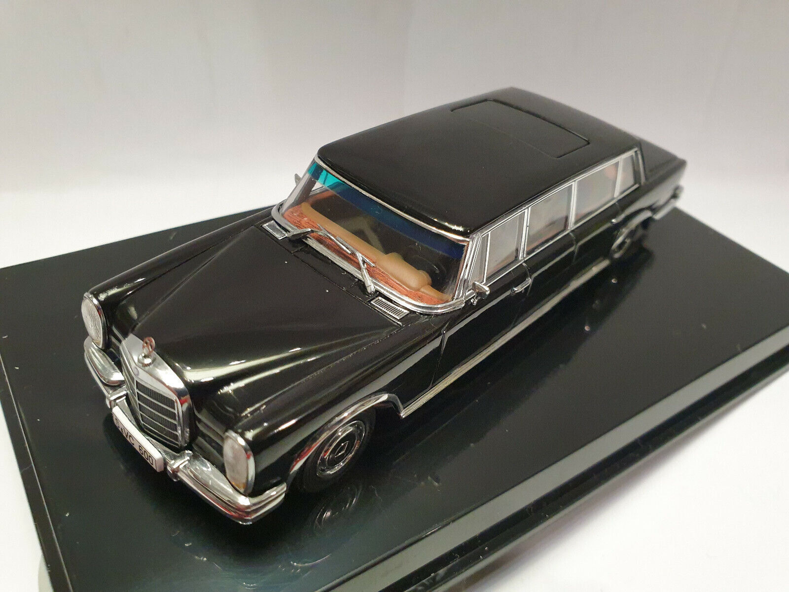 Mercedes 600 Pullmann – IXO 1/43 – Résine – Occasion (Attention: Descriptif Mixé)