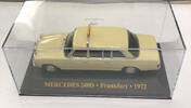 1:43 Mercedes-Benz W115 / 8 Langes Facelifting 240D 1972 - 1976 IXO Taxi -