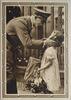 Drittes Reich Deutschland AK Propaganda 2. Weltkrieg Ganzsache/ Ansichtskarte, Postkarte Adolf Hitler, Mädchen mit Blumen -