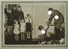 Deutschland, Drittes Reich, 2. Weltkrieg AK Ansichtskarte, Ganzsache, Propaganda Postkarte, Hitler mit Kindern und Jugendlichen -