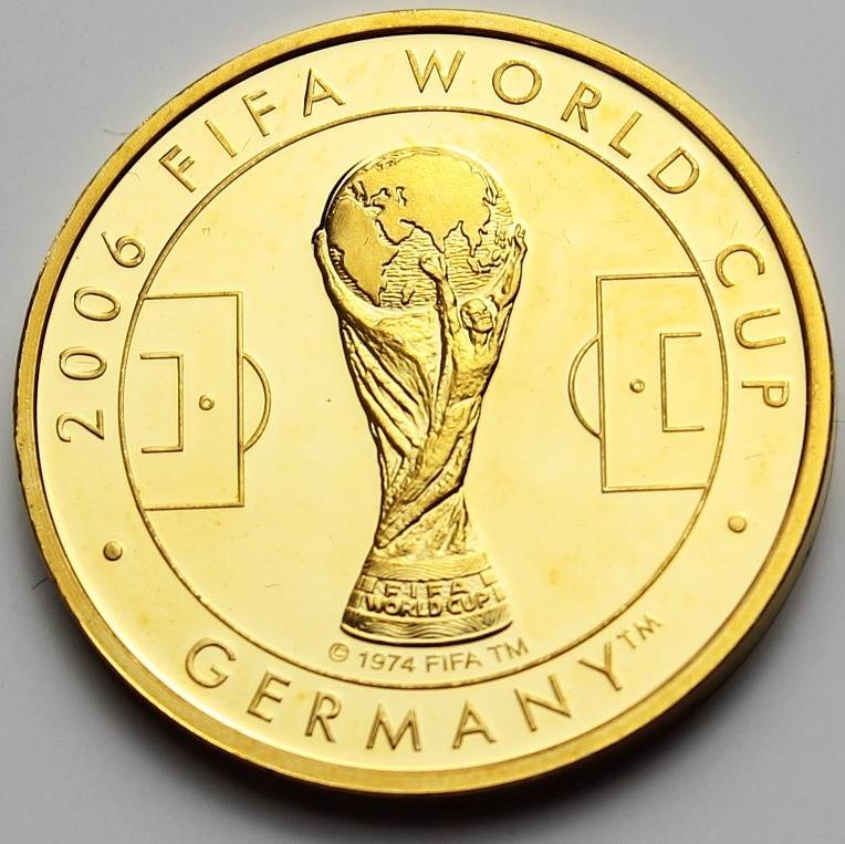 Medaille Die offizielle BONAQA SchiedsrichterMedaille der FIFA WM 2006 PP offen, leicht Medaille Die offizielle BONAQA SchiedsrichterMedaille der FIFA WM 2006 PP offen, leicht