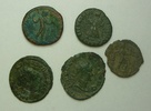 Römisches Kaiserreich Lot Lot über 5 verschiedene undatierte Bronzemünzen