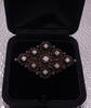  Rautenbrosche um 1935 mit Brillanten   Expertise Dr. Heide Rezepa-Zabe... 2000,00 EUR1200,00 EUR  zzgl. 6,90 EUR Versand