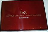 Luxemburg 7,88 € <br> <b> ab sofort lieferbar !!!</b> <br> 2018 Kursmünzensatz,10 Münzen incl.2 Euro Gedenkm.Verfassung, & 200.Geb.Guillaume I., <b> PP</b> <br> im<br> Holzetui