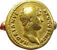Roman Imperial - Rome gold Aureus in ring 117-138 AD Handrian ss+